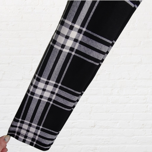 Mango black and white checkered plaid dress with buttons on shoulders - Picture 6 of 8